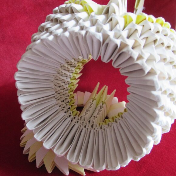 3D Origami Swan, Vintage, White & Yellow, Centerpiece - Picture 11 of 12